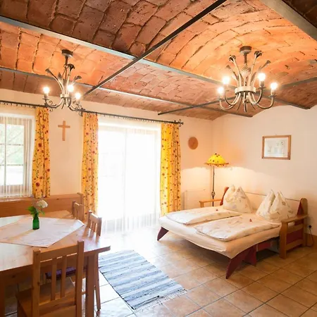 Kuerbishof Gartner Fehring