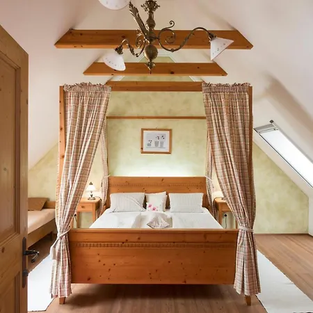 Kuerbishof Gartner Farm stay Fehring
