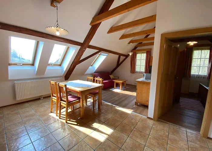 农家乐 Kuerbishof Gartner *