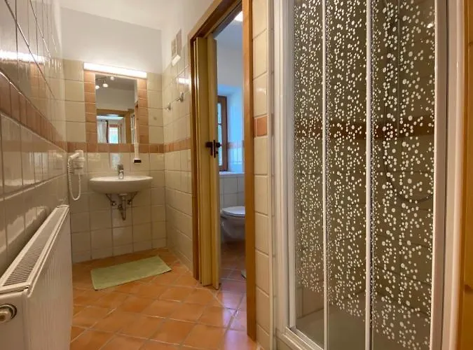 Kuerbishof Gartner 农家乐 *