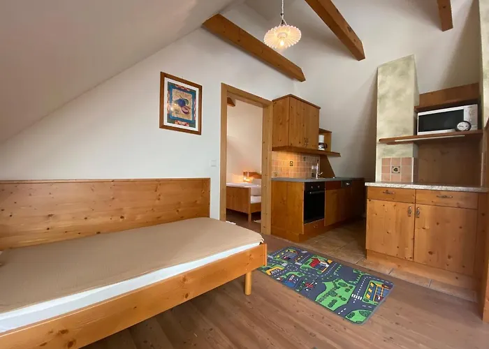 农家乐 Kuerbishof Gartner